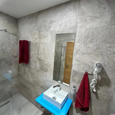 Hostelum Hostel *