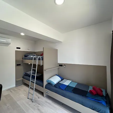 Hostelum Hostel *